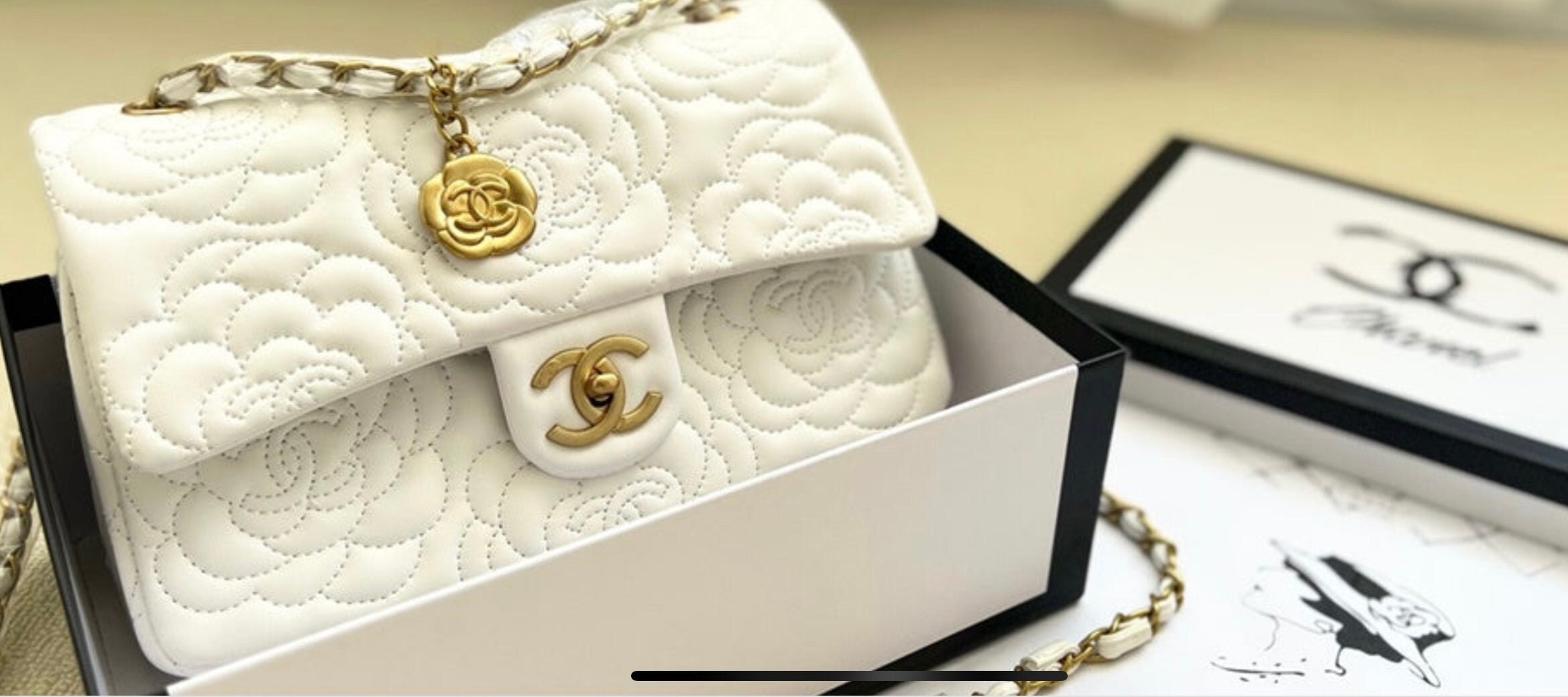 white chanel purse
