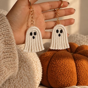 Porte-clés fantôme en macramé – Accessoire Halloween & Automne – Fait main