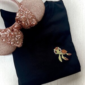 Little turtle Embroidered Unisex top T-shirt Sweatshirt Hoodie