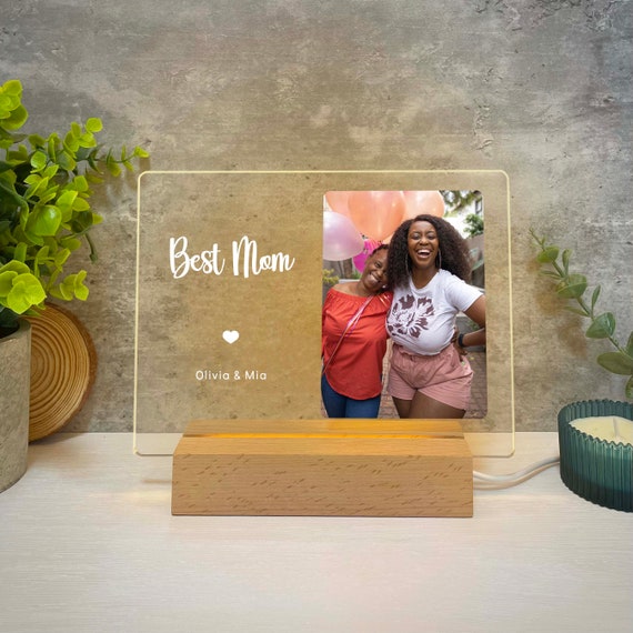Custom gifts sales for mom's birthday