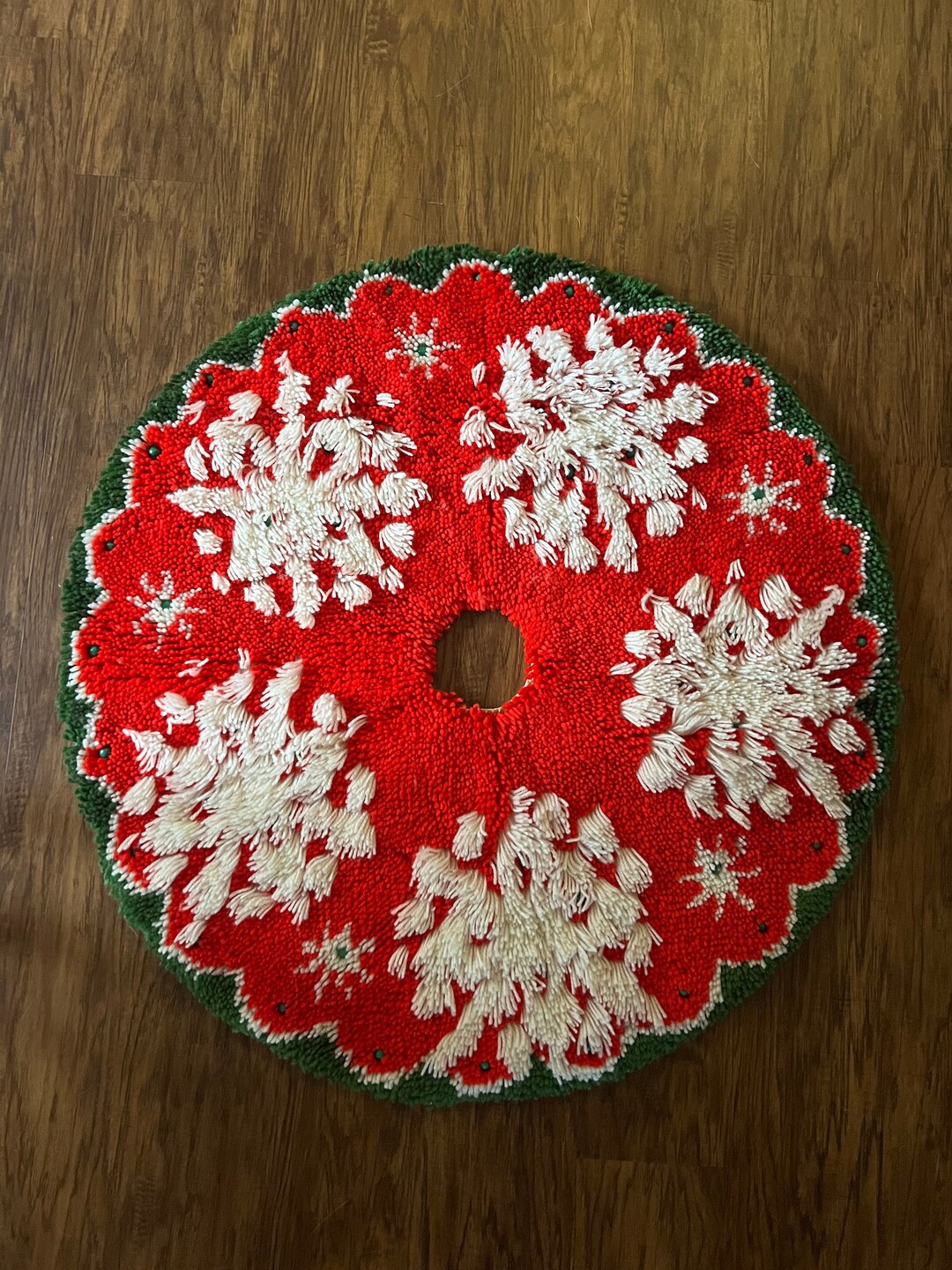Vintage Latch Hook Tree Skirt Etsy