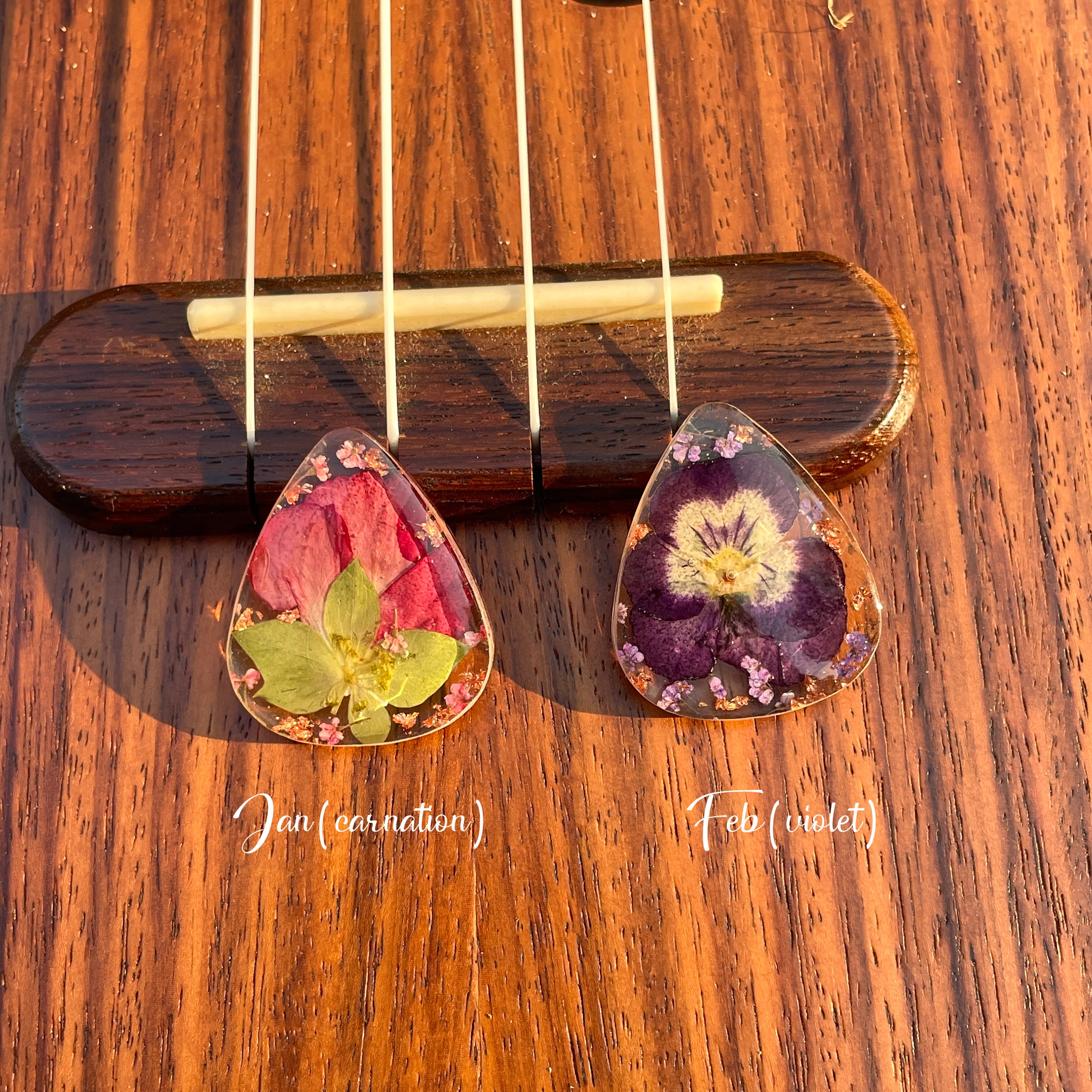 Real Birth Flower Guitar Picks, Custom Floral Resin Guitar Pick, Guitar Accessories, Music Accessories, Birthday Gift, Gift for her