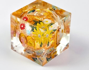 Daisy Resin DND Dice Set: Floral Liquid Core, Tabletop RPG