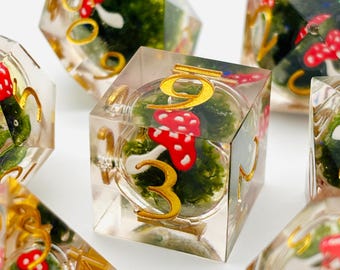Mushroom Moss Liquid DND Dice Set: Fairycore Sharp Edge Dice