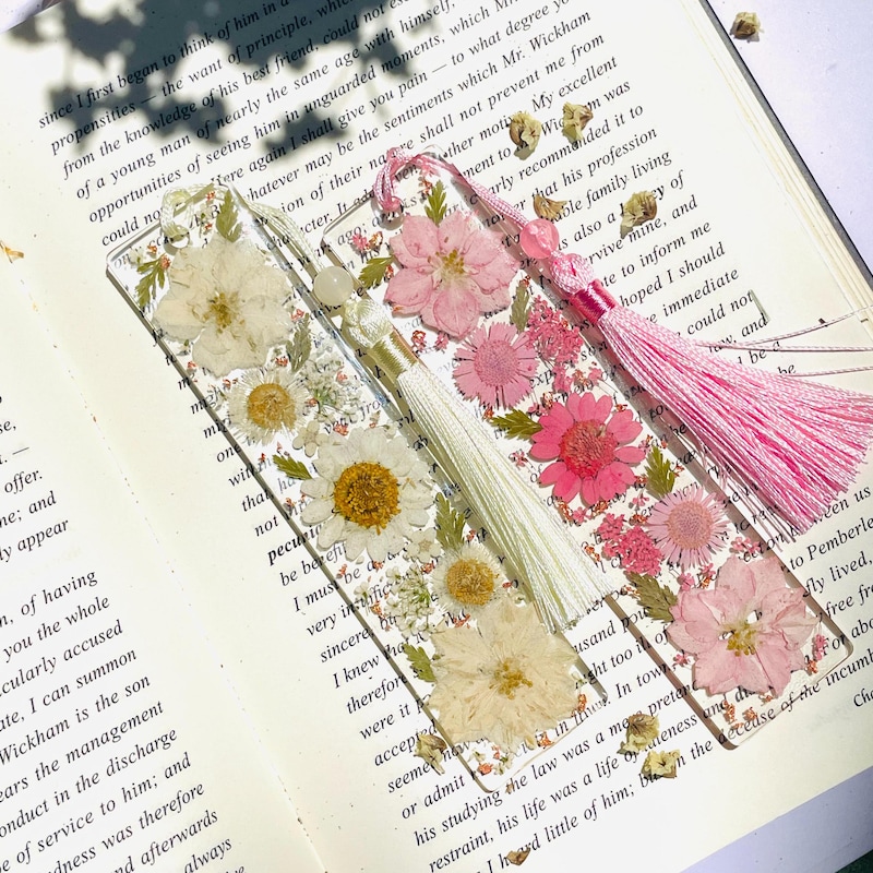 Personalisiertes Blumen-Lesezeichen, gepresstes Blumen-Harz-Lesezeichen, getrocknete Blumen handgemachte Lesezeichen, Buchzubehör, Buchliebhaber Geschenk, Zurück zur Schule