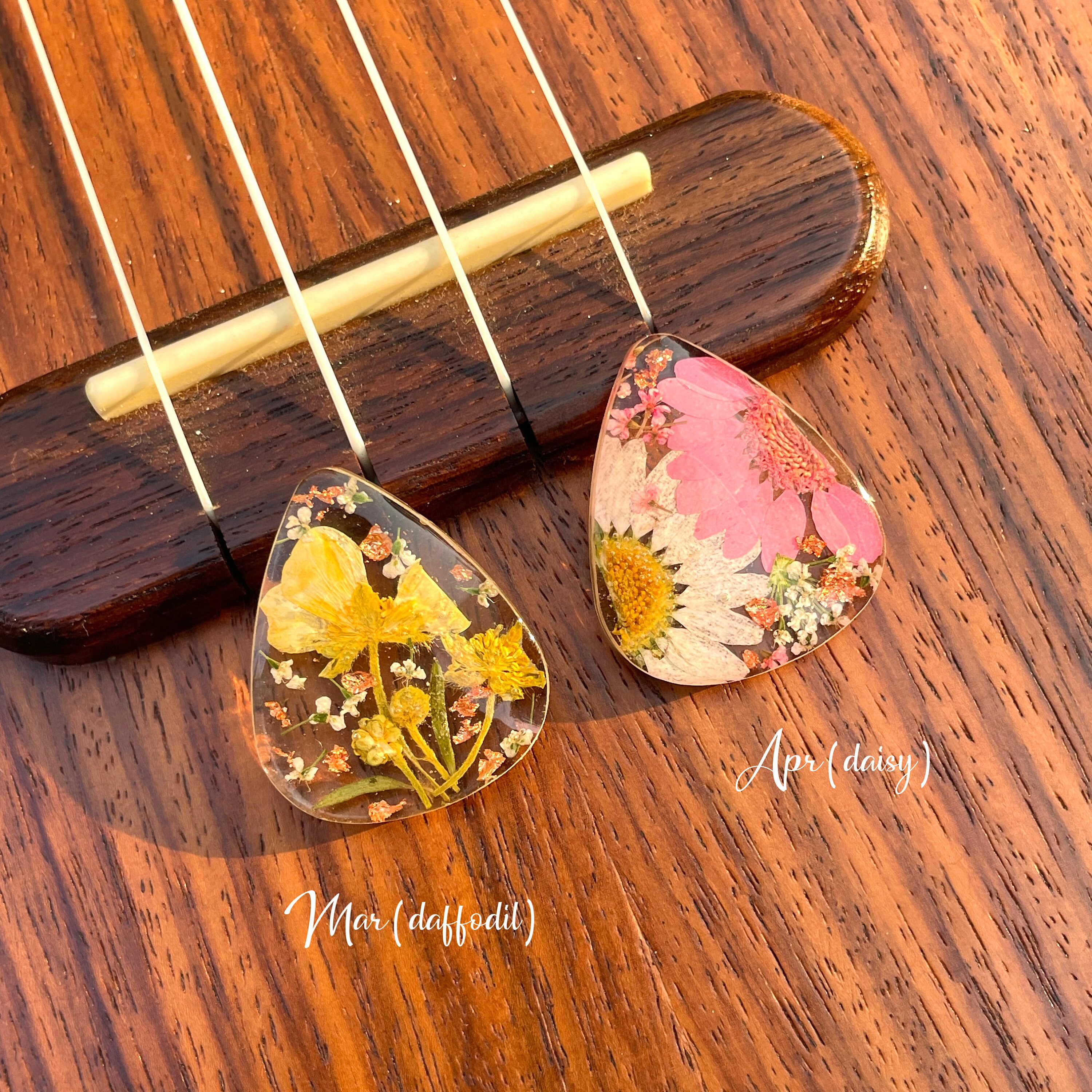 Real Birth Flower Guitar Picks, Custom Floral Resin Guitar Pick, Guitar Accessories, Music Accessories, Birthday Gift, Gift for her