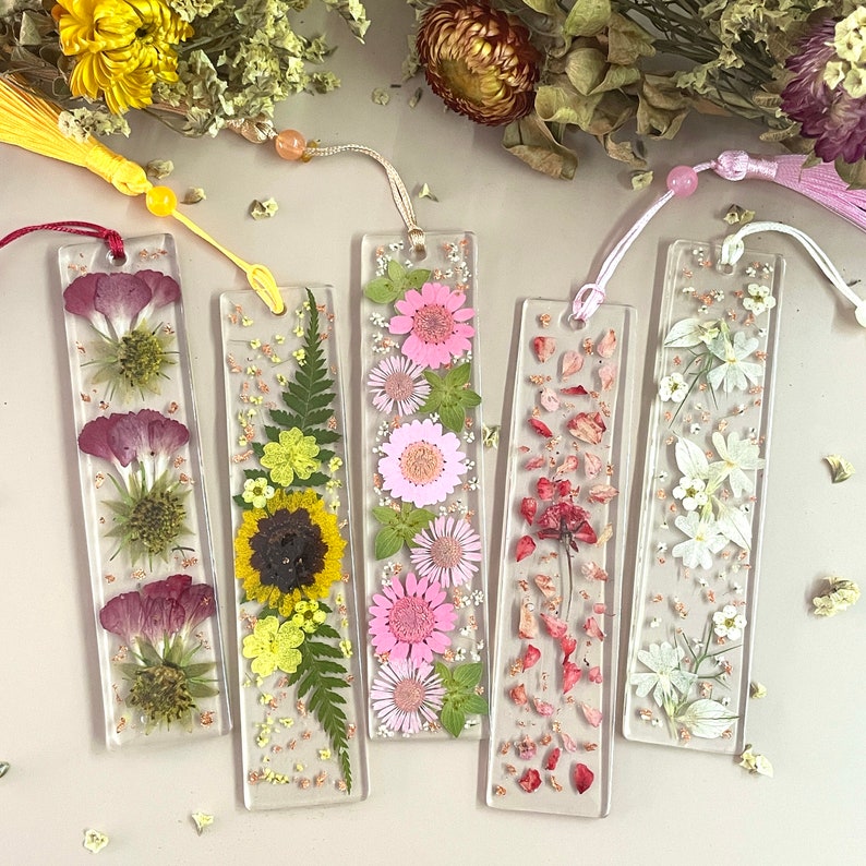 Birth Flower Resin Bookmark, Custom Pressed Flower Bookmark, Floral Handmade Bookmarks, Book Accessories, Book Lover Gift, Birthday Gift image 2