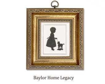 Lámina decorativa enmarcada con silueta de niña colonial, niña antigua con caballo de juguete, niña estadounidense de principios de siglo, decoración vintage para guardería, silueta infantil.