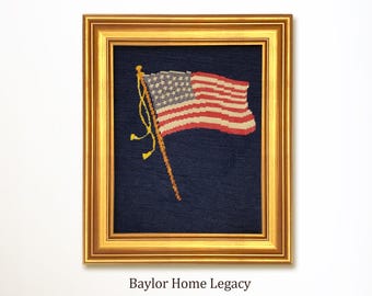 Lienzo enmarcado con la bandera estadounidense bordada en punto de aguja, decoración patriótica para pared, bordado de la bandera americana, impresión tradicional de la bandera en punto de aguja.