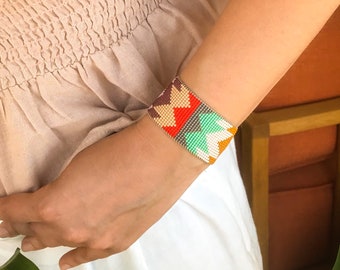 Handmade Colorful Bracelets / Boho style jewelry / Beaded Bracelet for Women / Bracelet Gift for Friend / Gift for Friend Woman