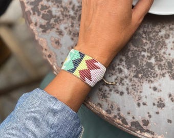 BREEZE TULIP Pastel Beaded Bracelet – Handmade Adjustable Boho Cuff, 3cm Wide Miyuki Bracelet, Wavy Pattern, Soft Colors, Gift for her