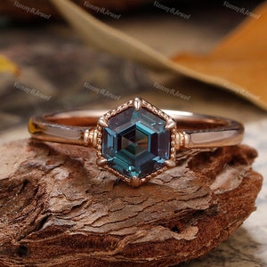 Art Deco Solitaire Alexandrite Engagement Ring Milgrain Vintage Low Profile Statement Ring Hexagon Gemstone Promise Anniversary Gift