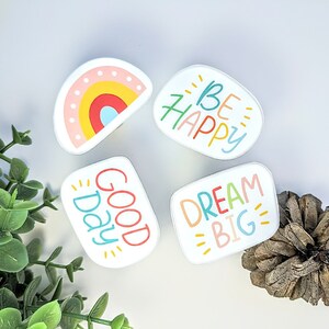 Lot de 4 autocollants en vinyle A Good Day, arc-en-ciel, autocollant rêvez grand et soyez heureux | Stickers autocollants découpés pour ordinateur portable