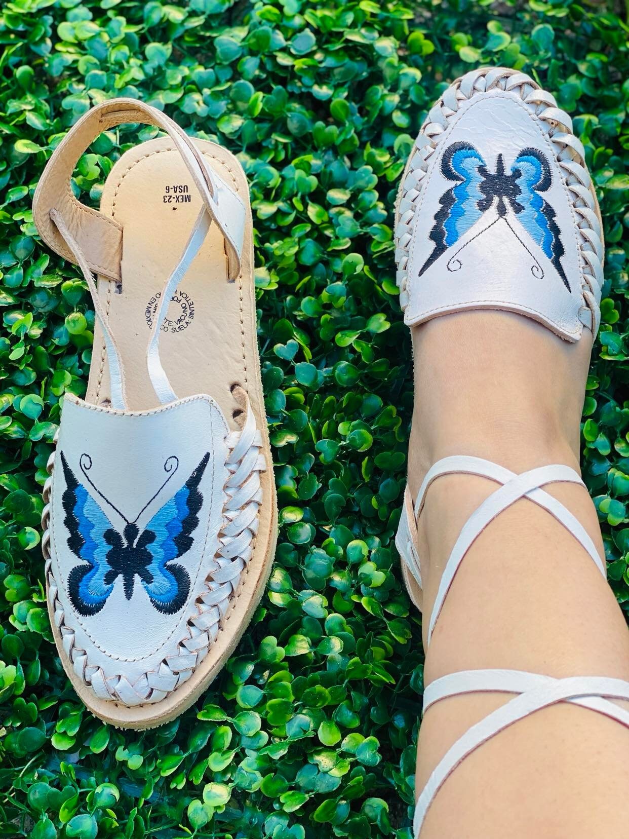 mujer huaraches mexicanos