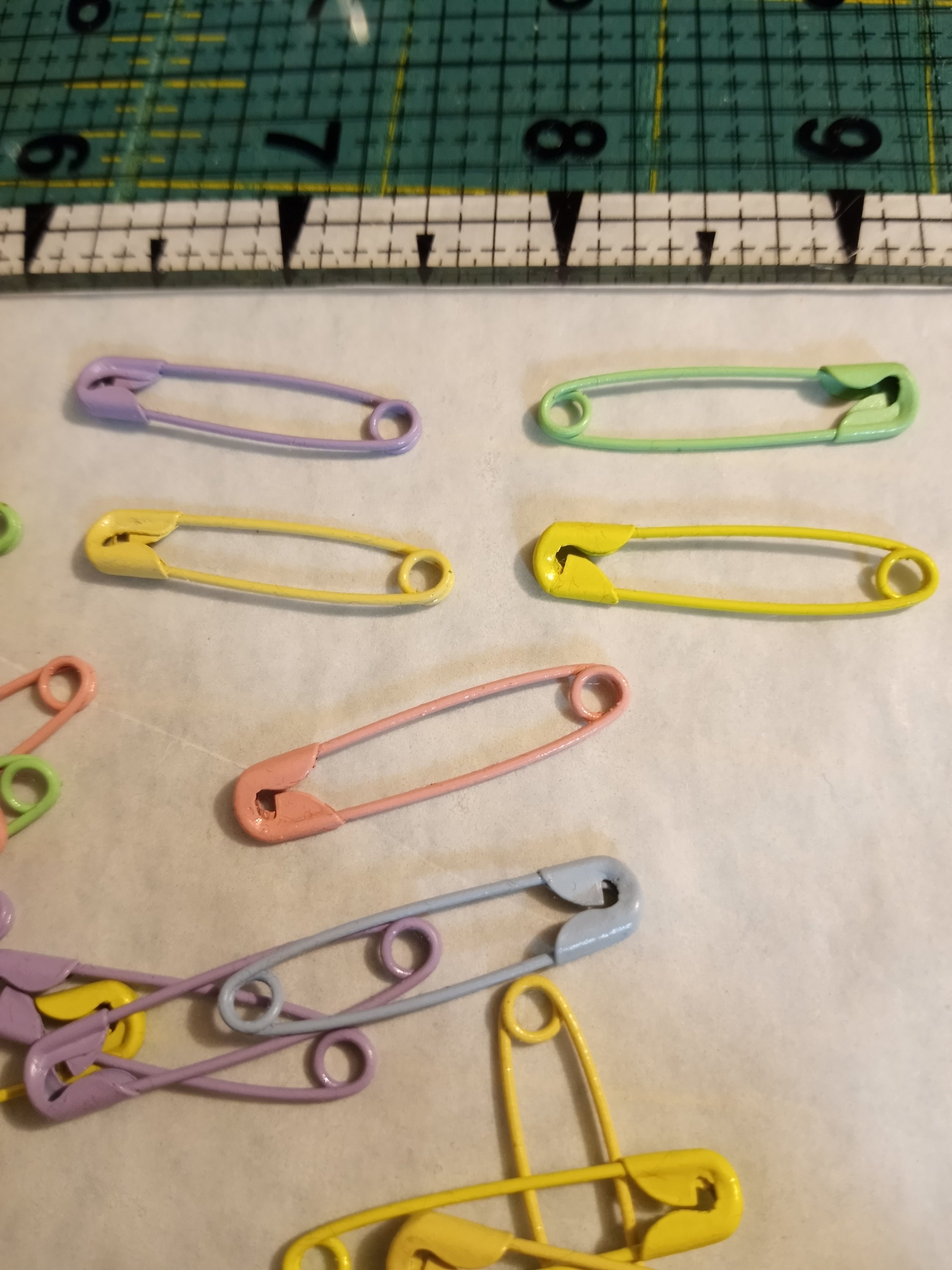 24 Mini Painted Safety Pins 6 Primary Clrs Cardmaking Scrapbooking  Embellishment