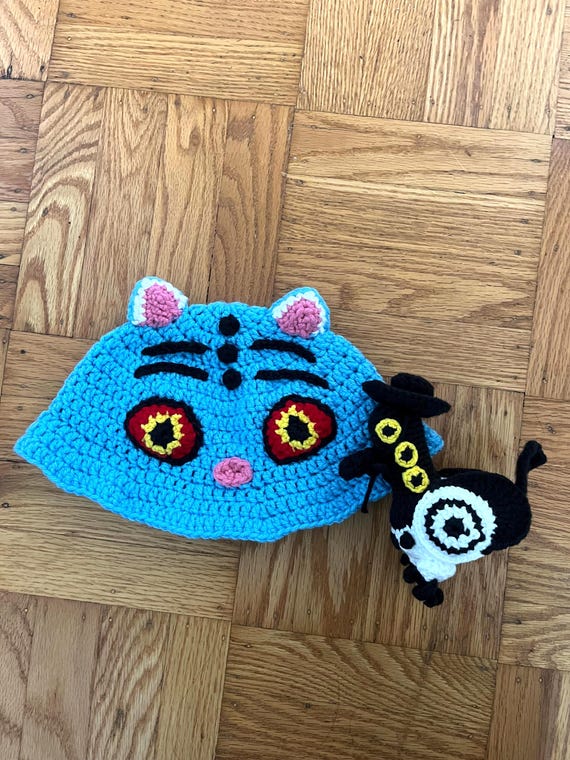 Derpy the Tiger Bucket Hat With Attachable Magpie Amigurumi