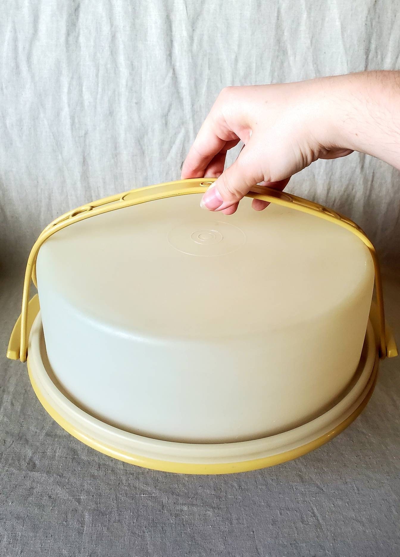 Vintage TUPPERWARE Cake Round Cake Carrier Made in Canada 683 684 Server  Mustard Yellow Gold Base Sheer Dome 12 Inches 