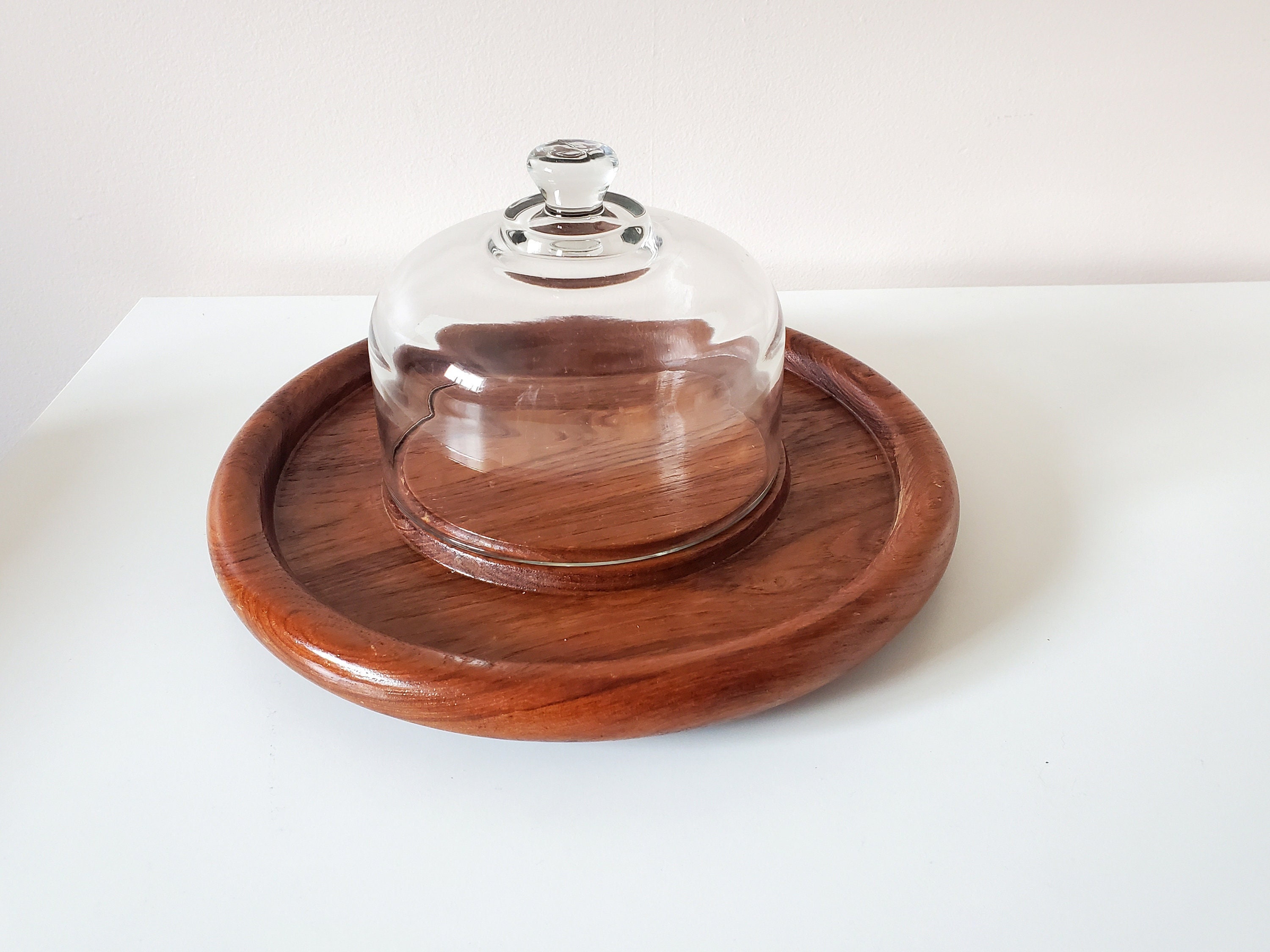What Is A Cloche Tray
