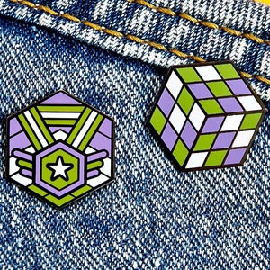 Genderqueer Pride Pins Medal Rubik&#39;s - Non-Binary Pride Demiboy Pride Genderfluid Omnisexual Pride Ally Pins Abrosexual Queer Pin Demisexual
