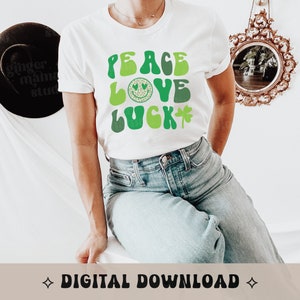 peace love lucky png, green leopard smiley png, st patricks day png, lucky clover png, st. patrick’s day png, shamrock, leopard, retro lucky