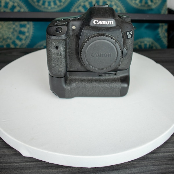 Canon EOS 7D Body Only with Dual Battery Grip