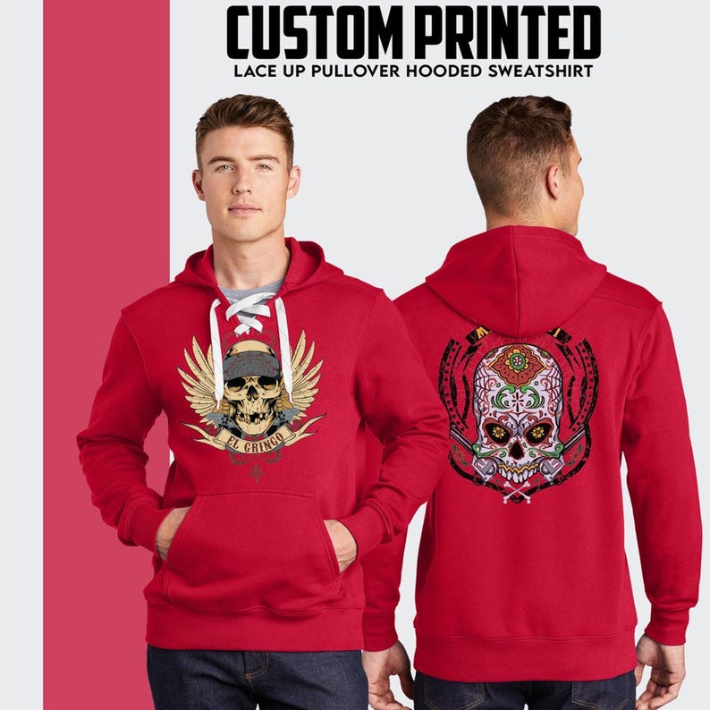 Puede incluir: Sudadera roja con capucha y cord&oacute;n de ajuste con un gr&aacute;fico de calavera en la parte delantera y un gr&aacute;fico de calavera de az&uacute;car en la parte trasera. El texto "El Gringo" est&aacute; impreso debajo de la calavera en la parte delantera.