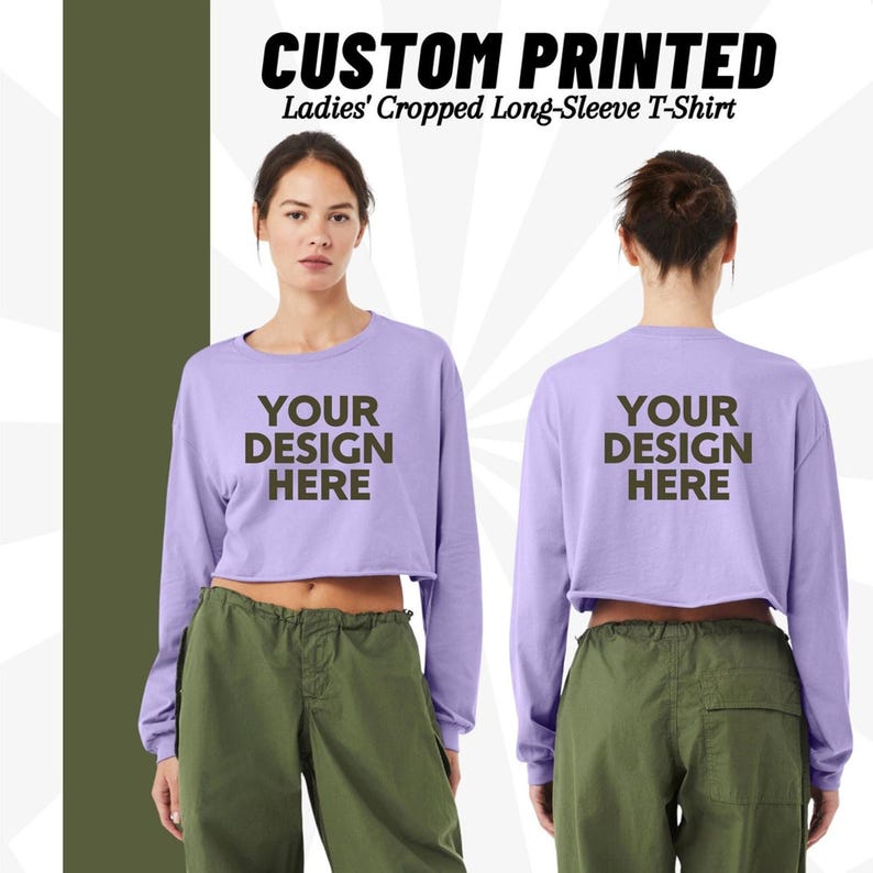 Może przedstawiać: Lavendelkowy, kr&oacute;tki t-shirt z długim rękawem i okrągłym dekoltem. Na przodzie i tyle nadrukowany jest napis "YOUR DESIGN HERE".