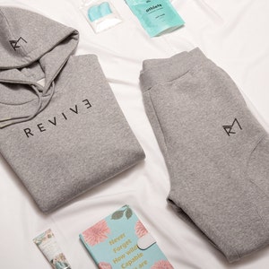 Matching Outfit Two Piece Sweatsuit Hoodie Jogger Sweatpants Set Women Casual Tracksuit Baggy Hooded Sweatshirt Personalized Gift for Her