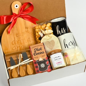 Housewarming Gift Box Family Customized Cutting Board Gift Couple Personalized Engagement Gift Realtor Closing Gift Basket New Home Owner