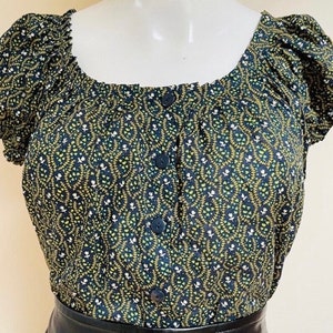Vintage Forest Green Floral Peasant Top Cap Sleeves Tie Cinched Waist Matching Green Buttons Pleating Unique Color