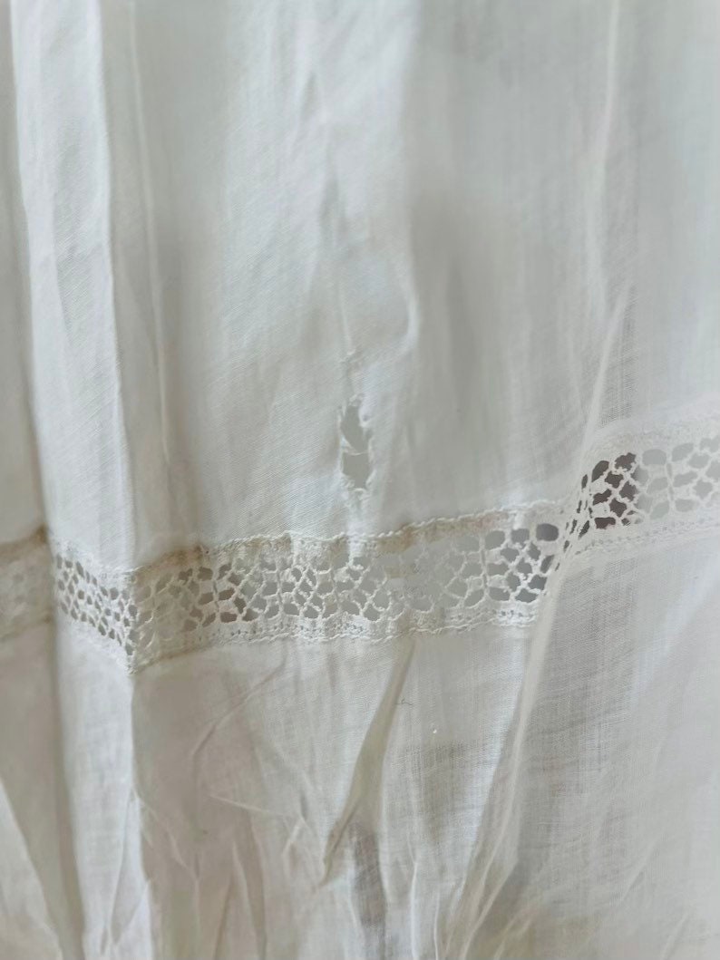 1800s / 1900s Authentic Beautiful White Cotton Ladies Long Dress Edwardian Victorian Regency Era Collectors Piece image 7