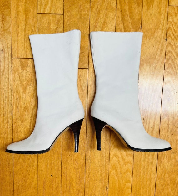 1990s N.Y.L.A. darling Style Sexy Winter White Booties Faux Suede