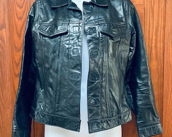 Classic Gap Men's Black Leather Jacket - Immaculate Condition
