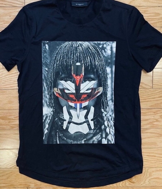 Givenchy black tee - Gem Givenchy black tee - Gem