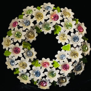 Beautiful Vintage Multi-Colored Floral Wreath Circle Brooch Colored Rhinestones Enamel
