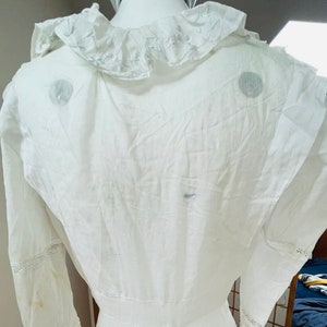 1800s / 1900s Authentic Beautiful White Cotton Ladies Long Dress Edwardian Victorian Regency Era Collectors Piece image 5