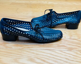 1960s Vintage Iconic Hush Puppies Navy Perforated Oxford Low Heel Shoes