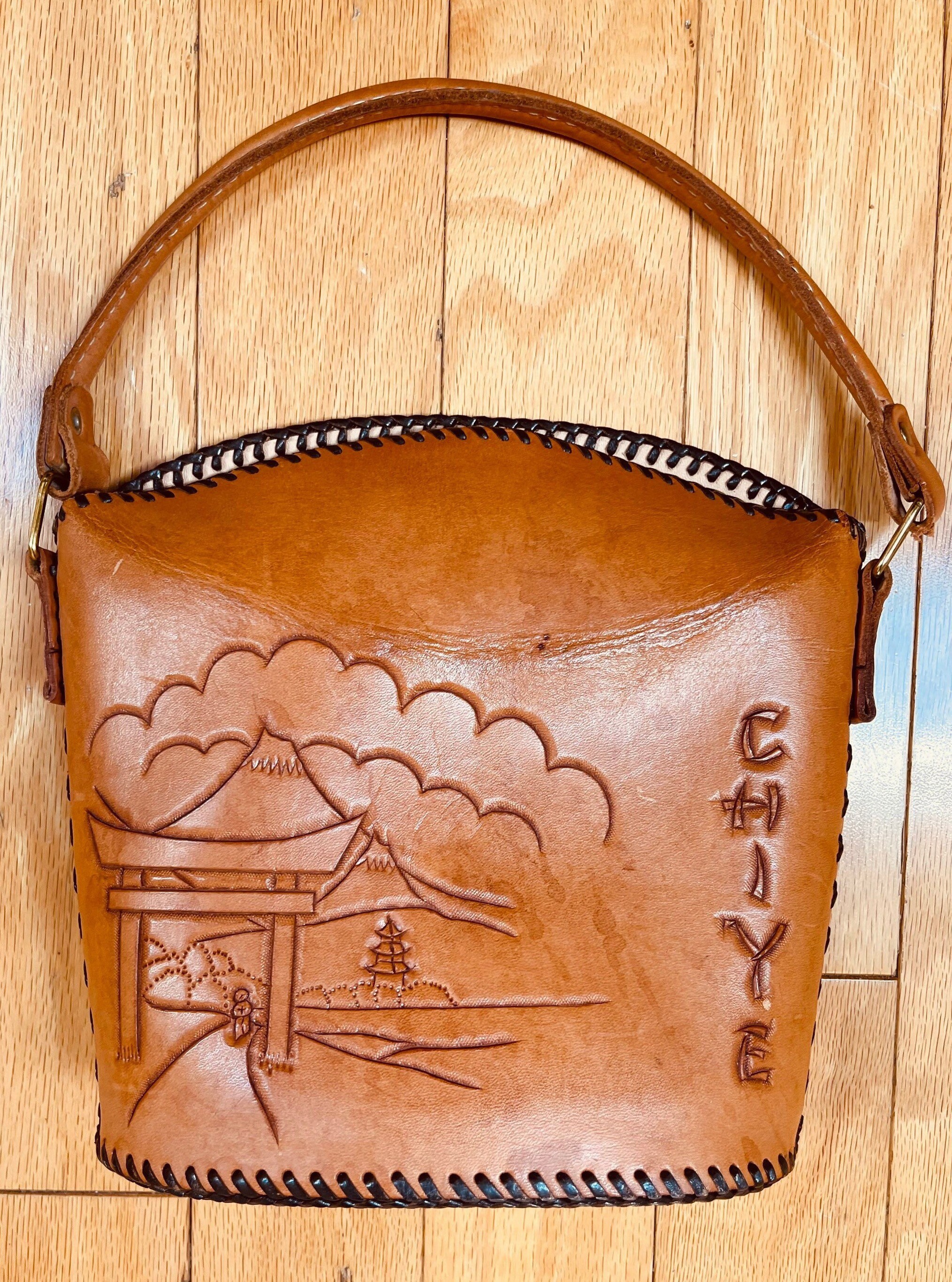 OLD レザー　手袋　カバンセット RARE 1950s Handmade Hand Tooled Whiskey Hue Leather Chinese