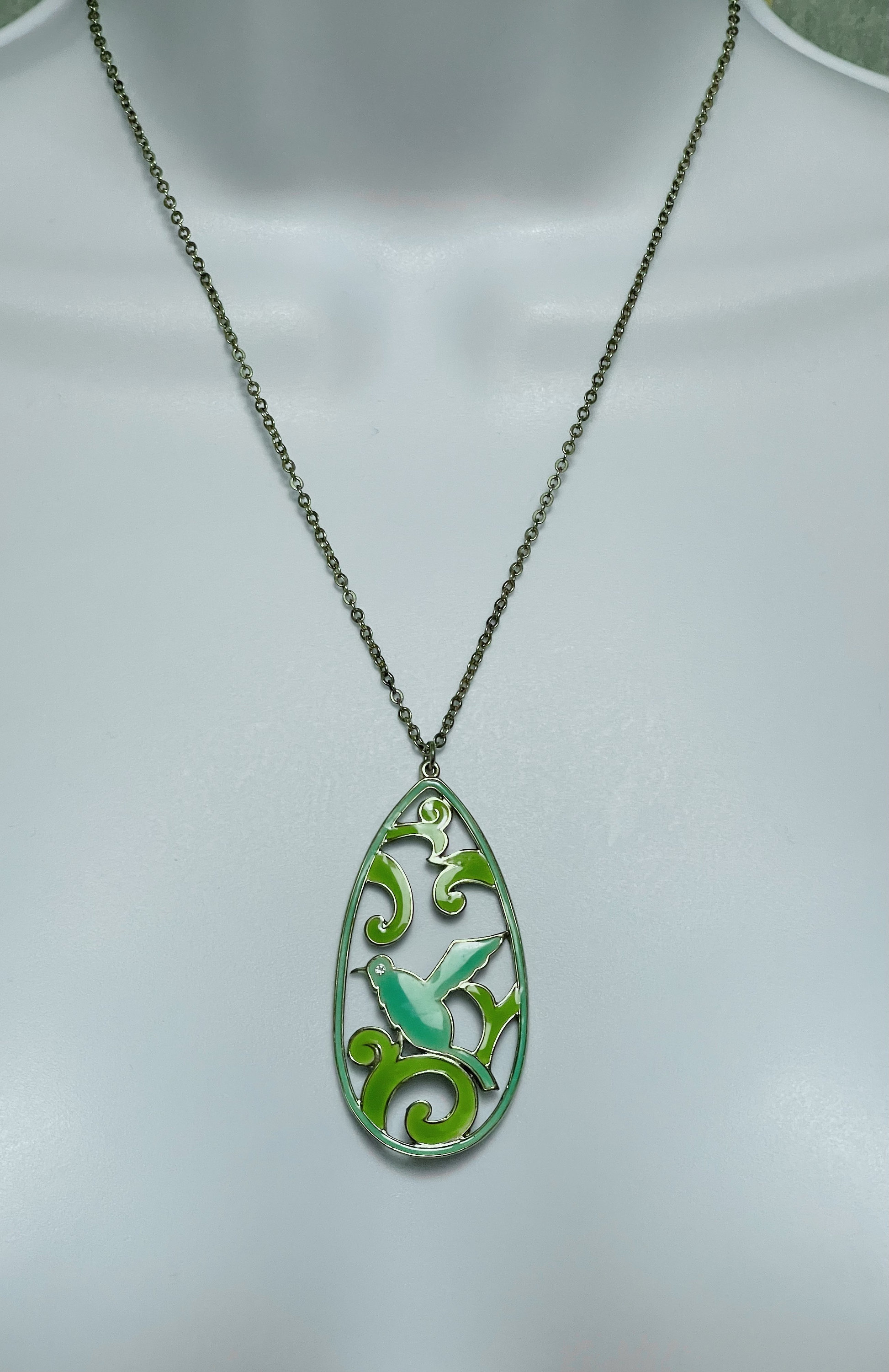 Pendentif Vintage émaillé - Forme Oiseau - Couleur Vert Et Rose - Sans Marque - Neuf Sans Emballage