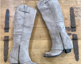 NWOT Fergalicious Ledger Too Concrete White Tan Foldover Pleather Boots 90s Deadstock Round Raised Toe Tapered Heel Intentionally Distressed