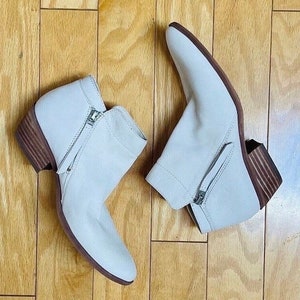 Y2K Sam EDELMAN Off White Wildleder Reißverschluss Booties Schuhe Neu Ohne Box NWOB Tadelloser Zustand Größe 8 M / 8 Medium