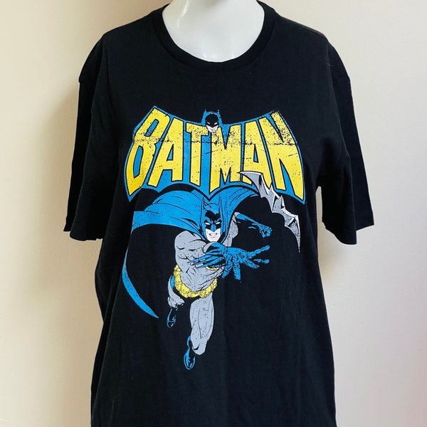 Y2K Gap x DC Collab Batman Black Tshirt Front Graphic DC Heroes Superheroes Batman Comics Conventions