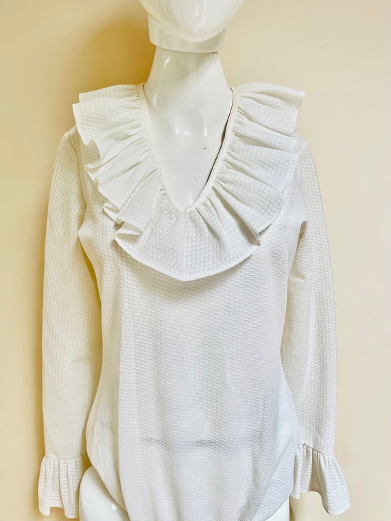 1960s Ruffle Collar Bodysuit Off White Textured F… - image 3