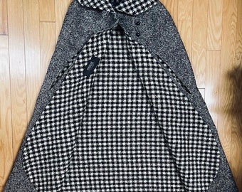 RARE Pauline Trigère Wool Cape Bergdorf Goodman On The Plaza 1940s - 1970s Black & White Houndstooth Check + Tweed Patterns High End Vintage