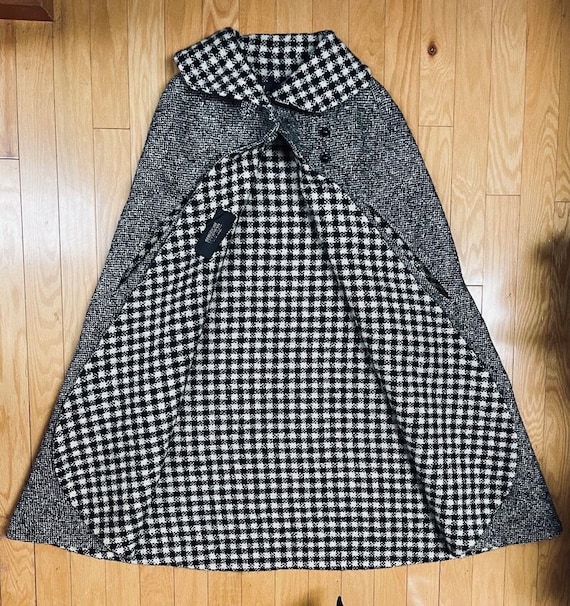 RARE Pauline Trigère Wool Cape Bergdorf Goodman on the Plaza 1940s 