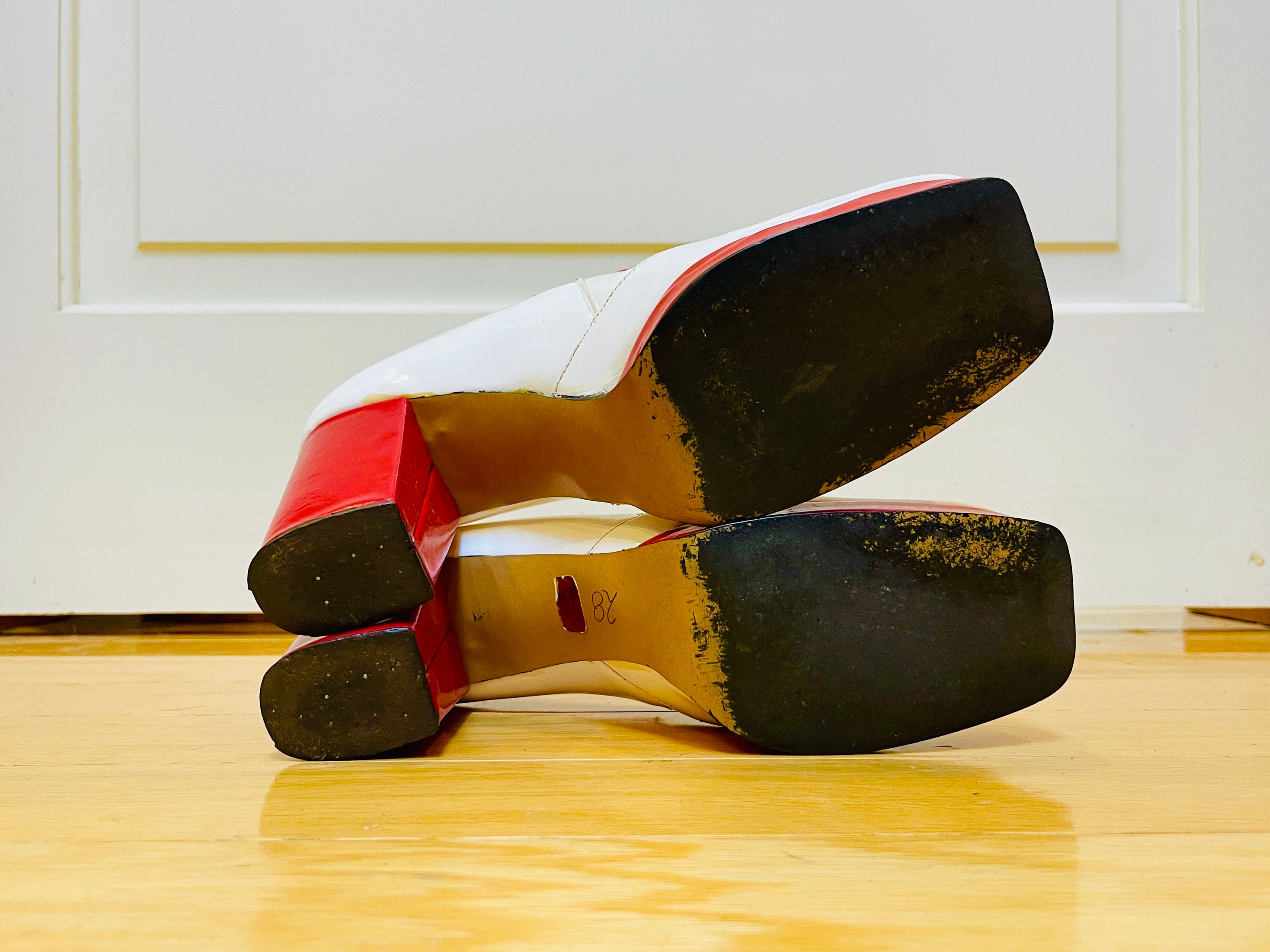 AMAZING 70s Red & White Platform Patent Pleather Shoes Slip