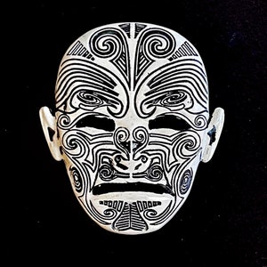 2002 Mobtown Chicago Vintage Belt Buckle OOAK Māori Face Tattoo Man Black On White Design Tattoo Artist New Zealand Polynesian Tribal API