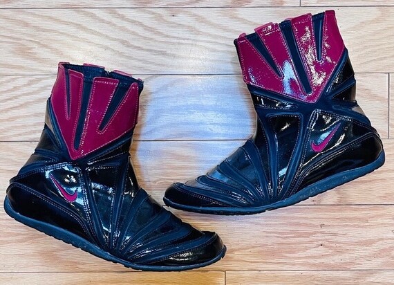 women's nike booties