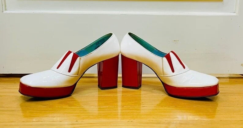 AMAZING 70s Red & White Platform Patent Pleather Shoes Slip