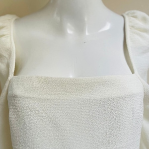 1990s Creme Tunika Pullover Top Neu mit Tags Tiefes Quadrat Ausschnitt Vorne und Hinten Puff Schultern Ballon Ärmel Cottagecore Viktorianischer Stil